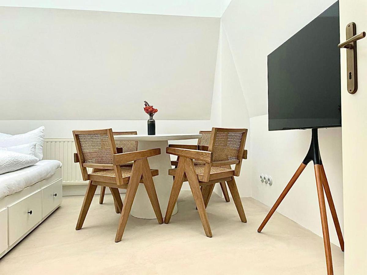 Apartma Linda 1880 *