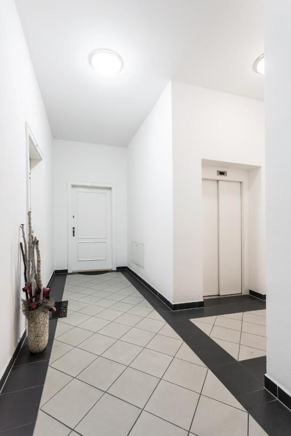 Apartma Linda 1880 Apartment *